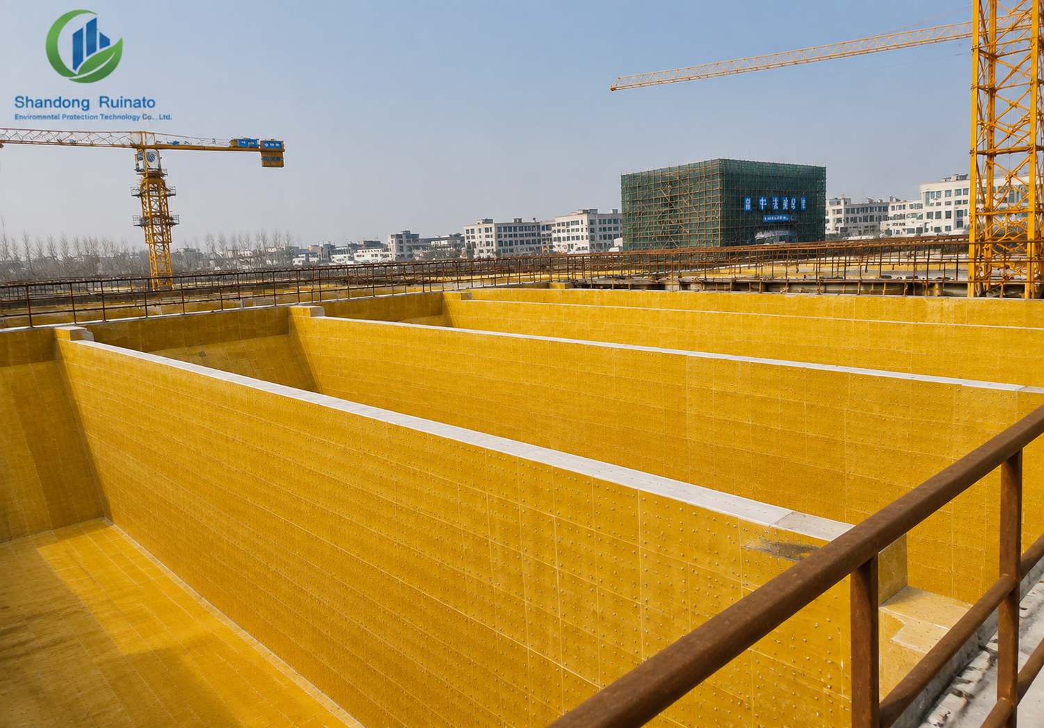 How Concrete Protective Liners Help Extend the Service Life of Settling Tanks and Clarifiers插图1 Large concrete structure lined with protective liner system during industrial construction project